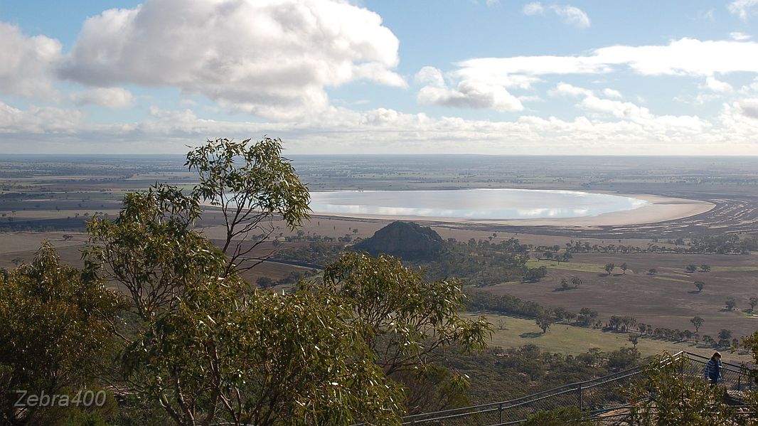 06-Views of Mitre Lake from Mitre Rock.JPG
